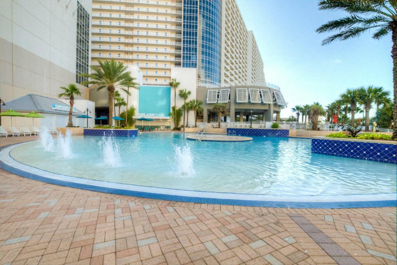 Laketown Wharf 831 By Aneliya *
